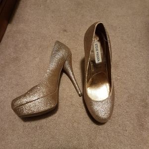Steve Madden pump